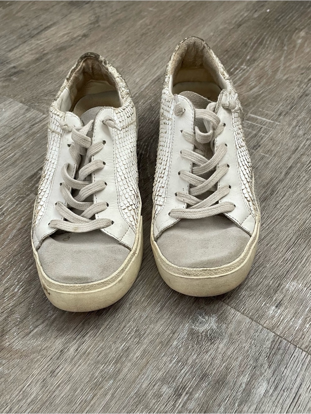 Dolce Vita Women’s Size 7 White Textured Rhinestone Lace-Up Sneakers